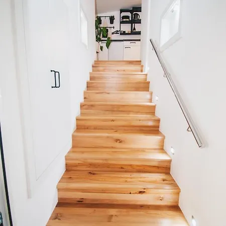 Na Apartment *
