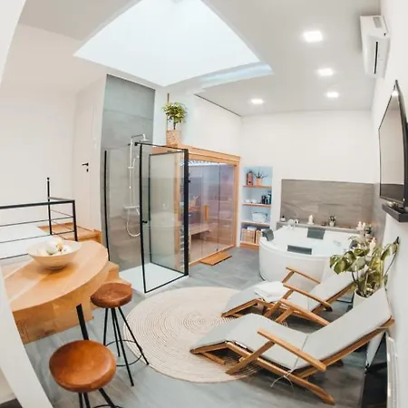 Na Apartment *